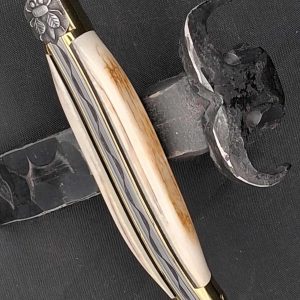 Laguiole 12 cm – Manche en croûte de mammouth & finitions laiton
