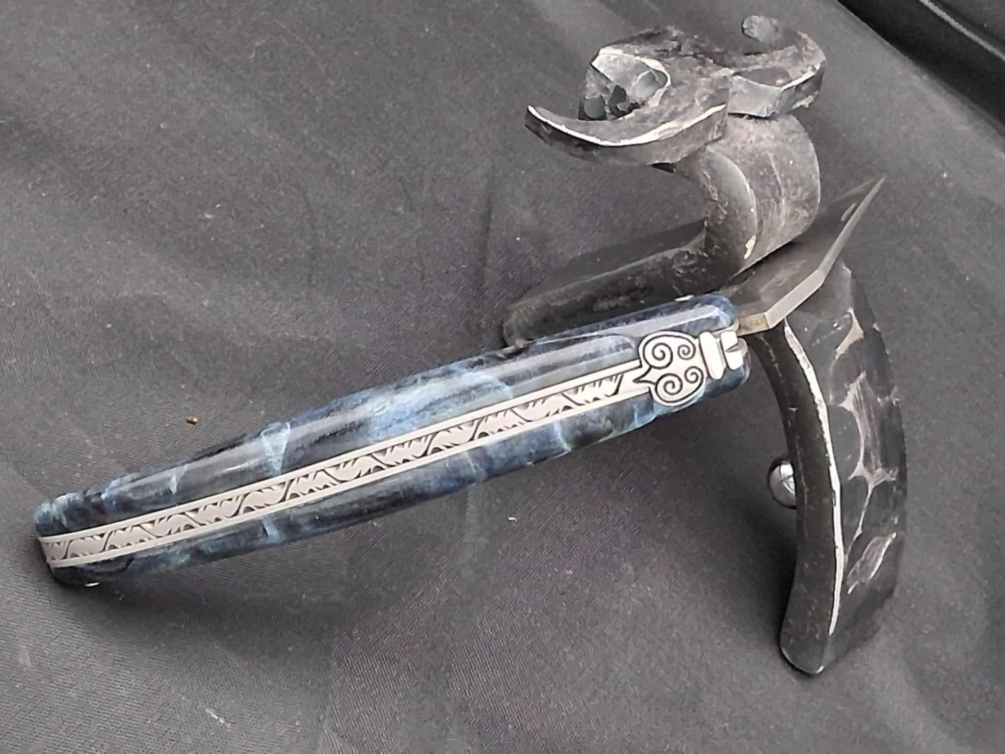 Couteau laguiole Manche en peuplier bleu 12 cm – Image 3