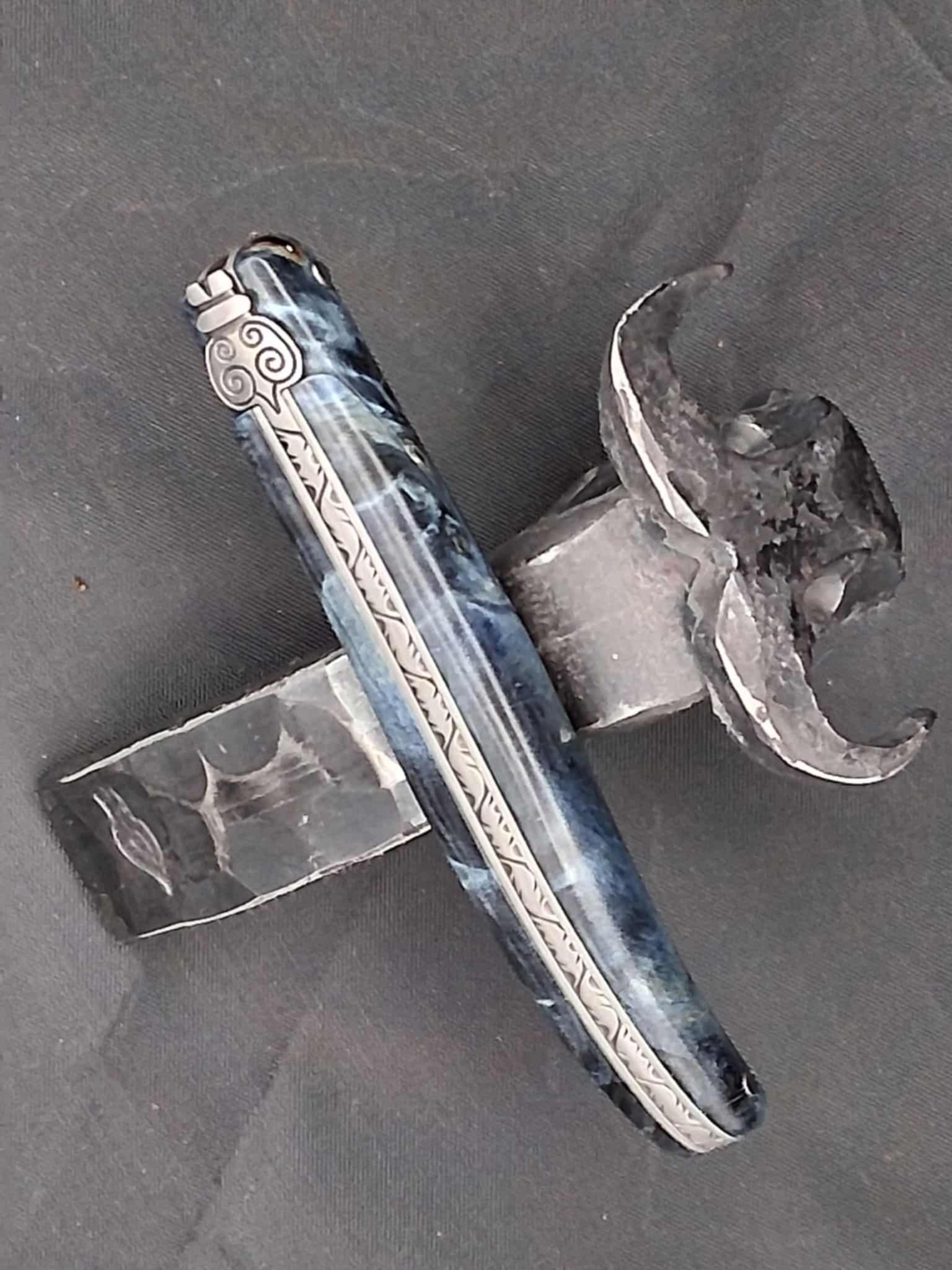 Couteau laguiole Manche en peuplier bleu 12 cm