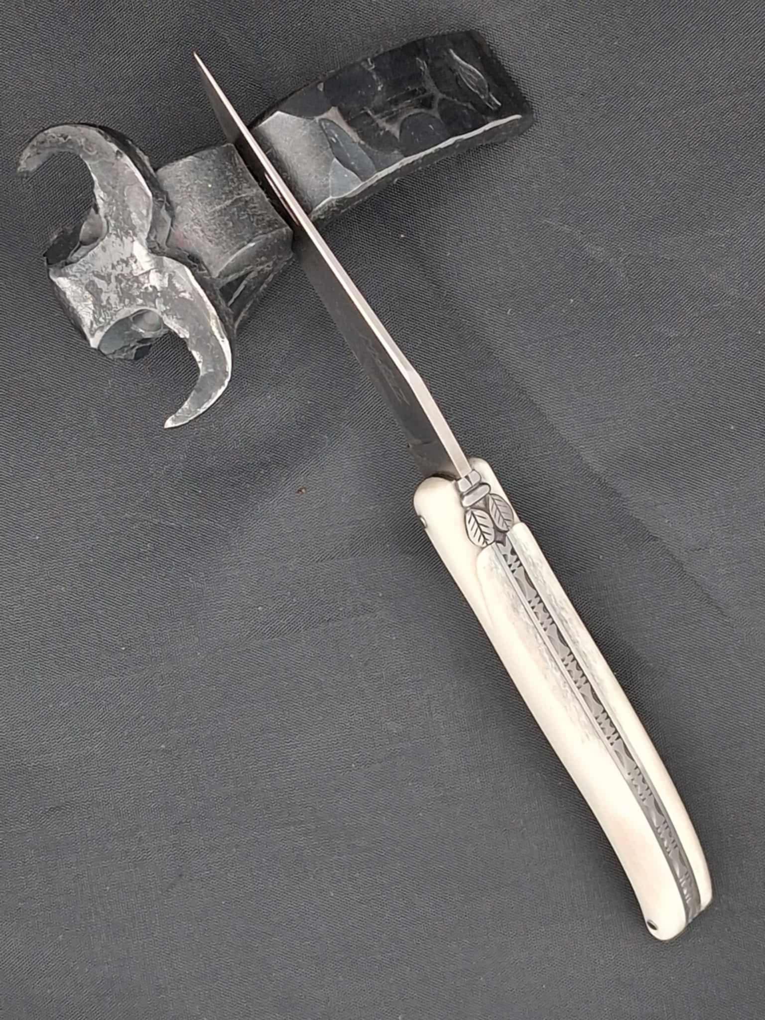 Couteau Laguiole Bois de Cerf Blanc 12 cm – Image 4