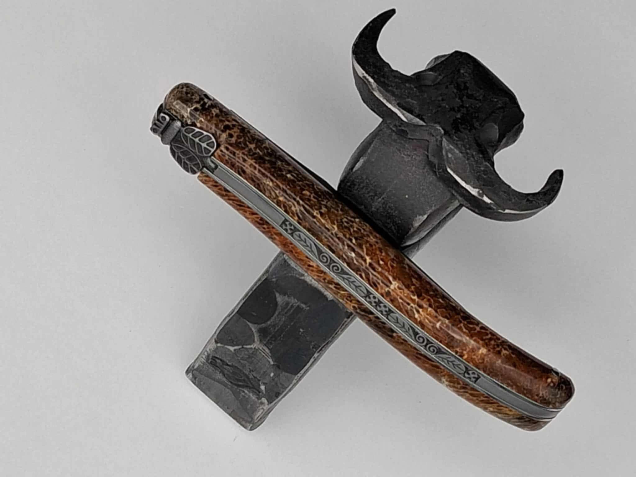 Couteau laguiole Manche molaire de mammouth fossilisé